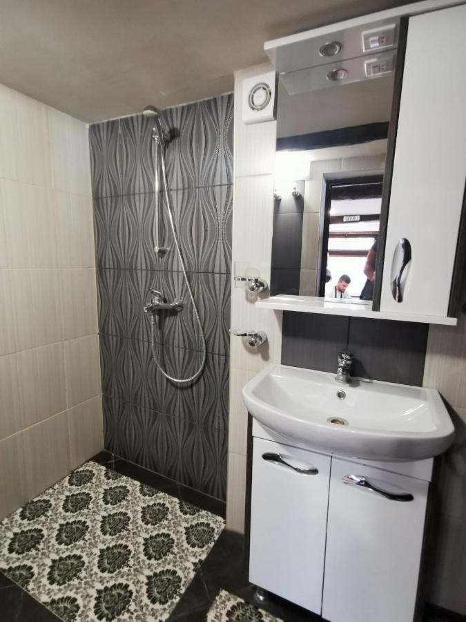 Arts Guest House -Beautiful Villa For 6 Persons Veliko Tărnovo Esterno foto