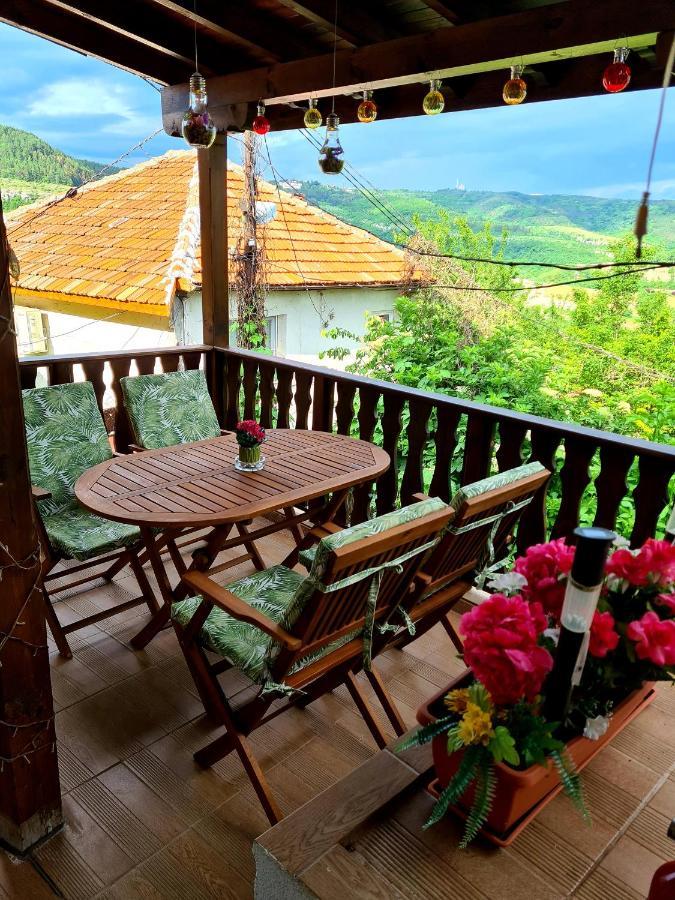 Arts Guest House -Beautiful Villa For 6 Persons Veliko Tărnovo Esterno foto