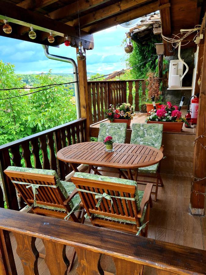 Arts Guest House -Beautiful Villa For 6 Persons Veliko Tărnovo Esterno foto