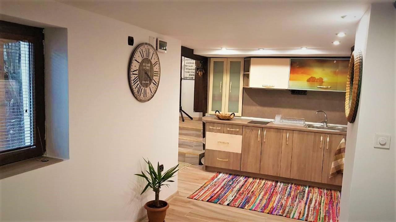 Arts Guest House -Beautiful Villa For 6 Persons Veliko Tărnovo Esterno foto