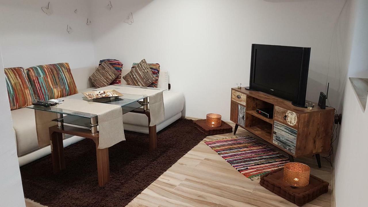 Arts Guest House -Beautiful Villa For 6 Persons Veliko Tărnovo Esterno foto